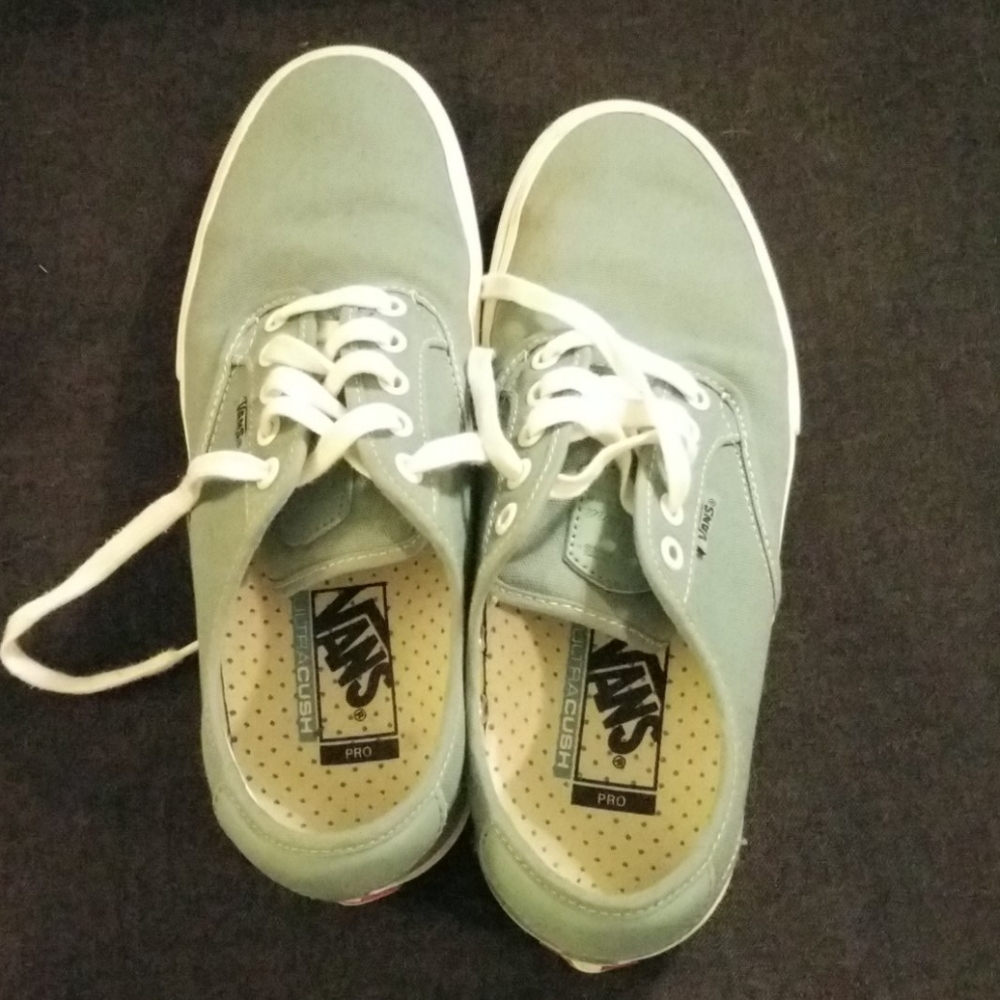 Vans (Chima Fergusons)
